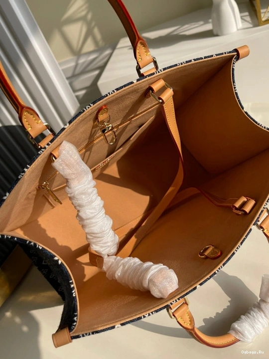 LOUIS MM ONTHEGO VUITTON 0113